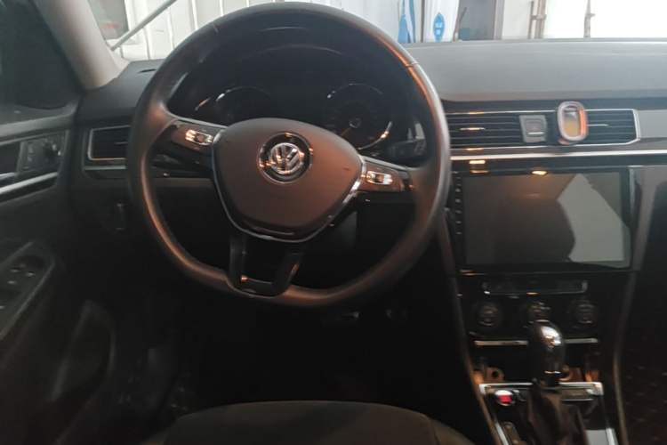 Used Volkswagen C-TREK 2018 230TSI DSG Luxury Version Steering Wheel