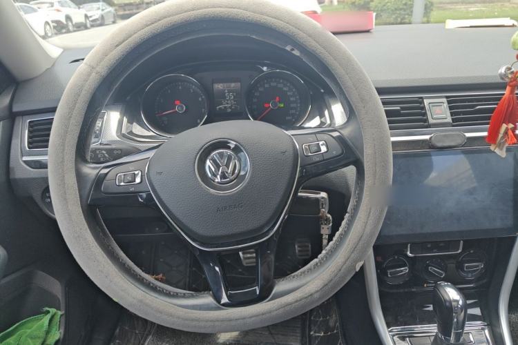 Used Volkswagen C-TREK 2018 230TSI DSG Comfort Model Steering Wheel