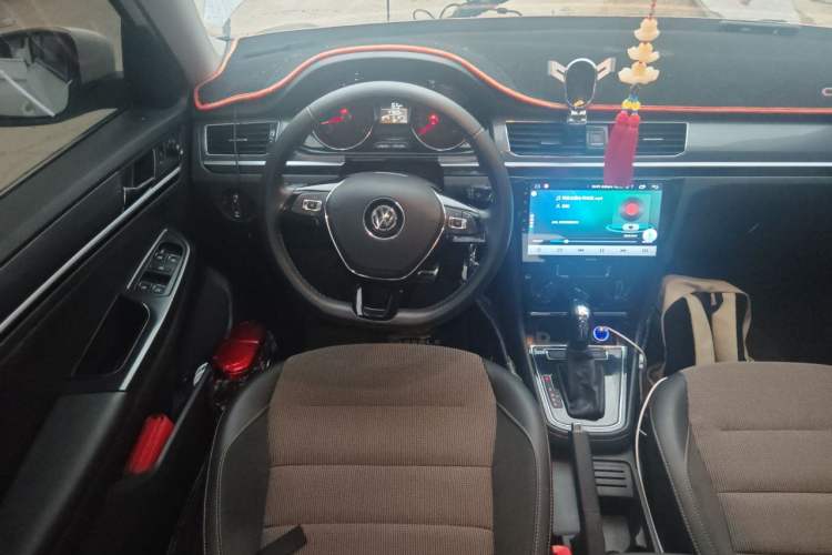 Used Volkswagen C-TREK 2018 1.5L Automatic Comfort Model Steering Wheel