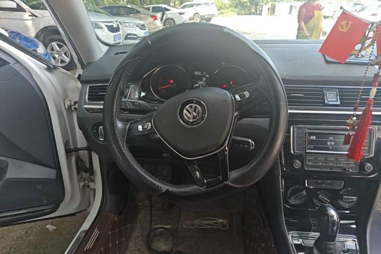 Used Volkswagen C-TREK 2018 230TSI DSG Comfort Model Steering Wheel