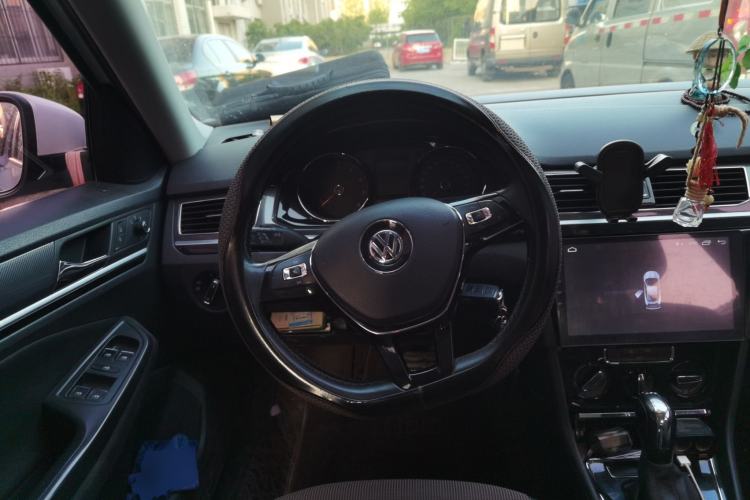 Used Volkswagen C-TREK 2018 230TSI DSG Comfort Model Steering Wheel