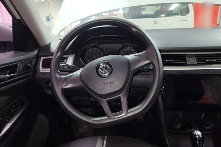 Used Volkswagen C-TREK 2018 1.5L Automatic Fashion Model Steering Wheel