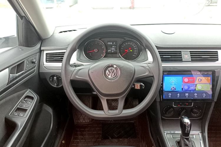 Used Volkswagen C-TREK 2018 1.5L Automatic Fashion Model Steering Wheel