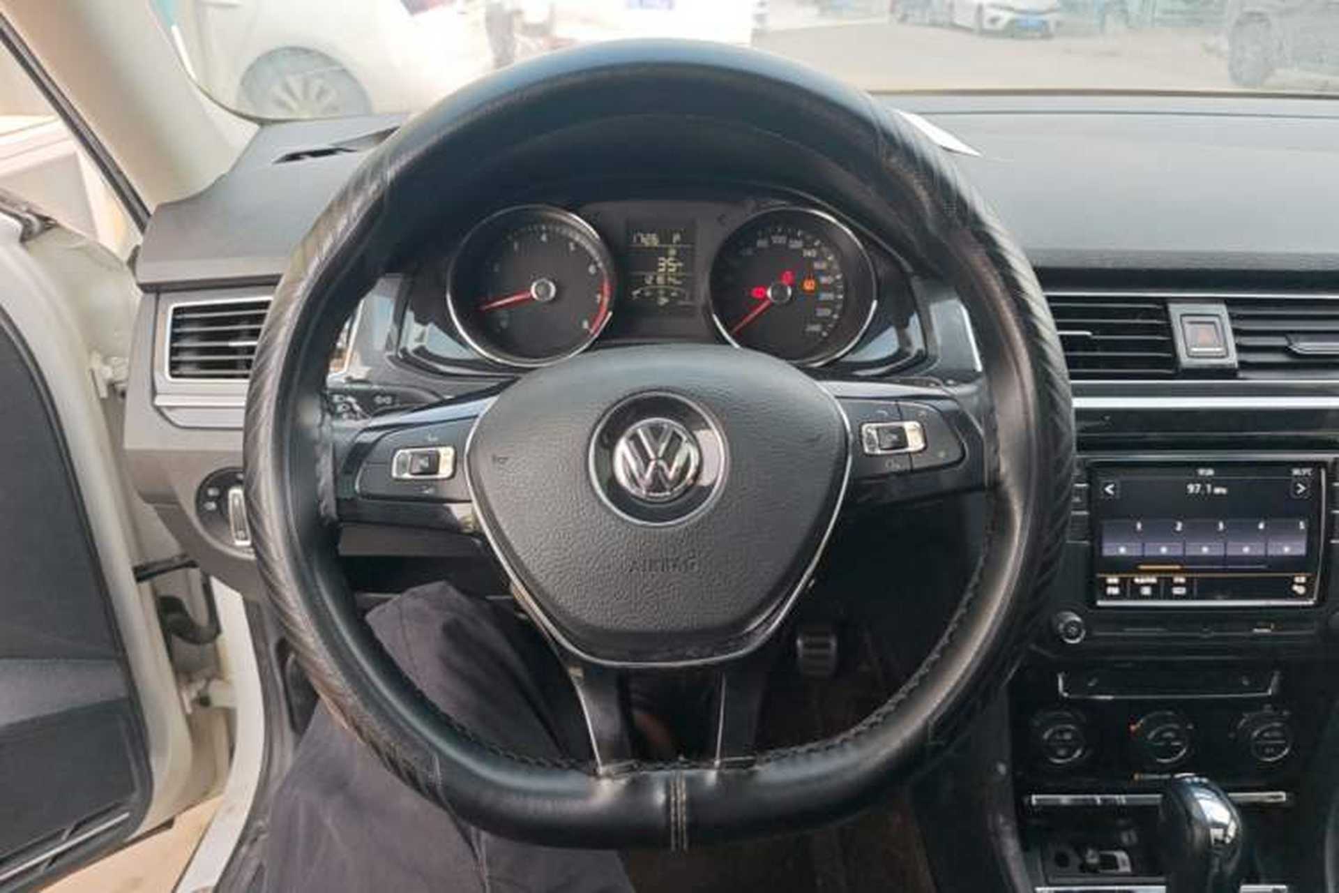 Used Volkswagen C-TREK 2018 230TSI DSG Luxury Version Steering Wheel