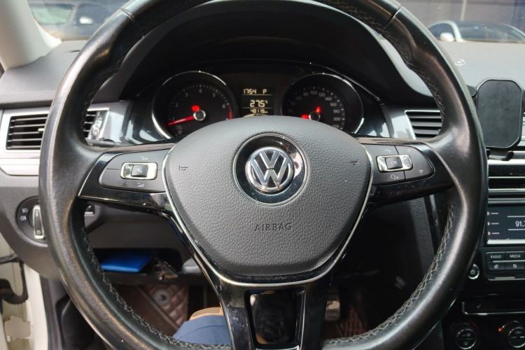 Used Volkswagen C-TREK 2018 230TSI DSG Luxury Version Steering Wheel