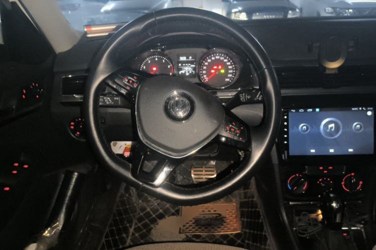 Used Volkswagen C-TREK 2018 1.5L Automatic Comfort Model Steering Wheel