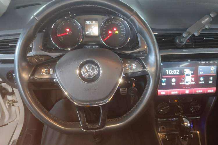 Used Volkswagen C-TREK 2018 230TSI DSG Comfort Model Steering Wheel
