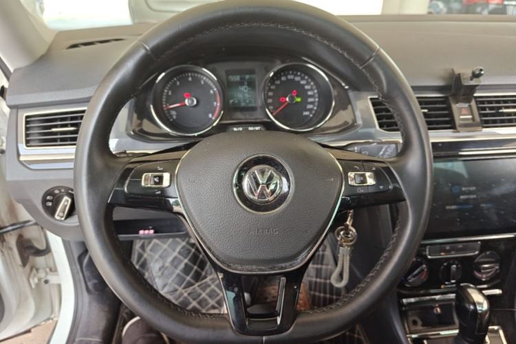 Used Volkswagen C-TREK 2018 1.5L Automatic Comfort Model Steering Wheel