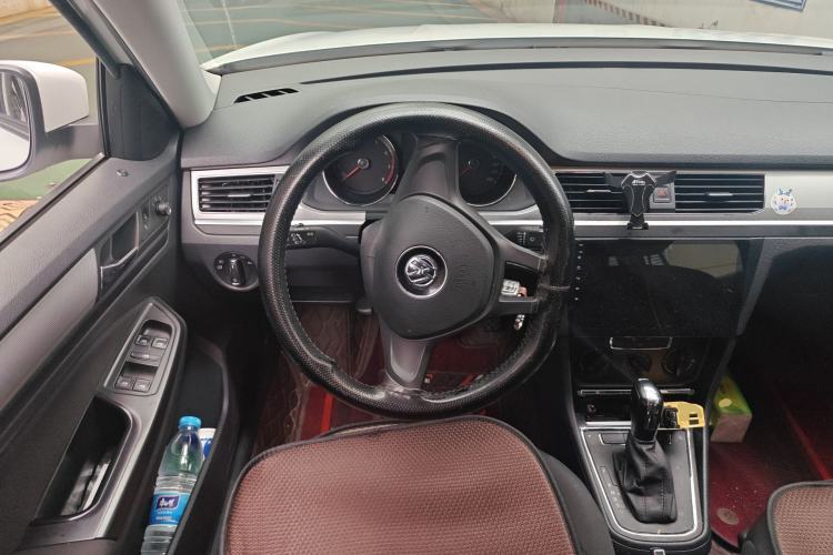 Used Volkswagen C-TREK 2018 1.5L Automatic Fashion Model Steering Wheel