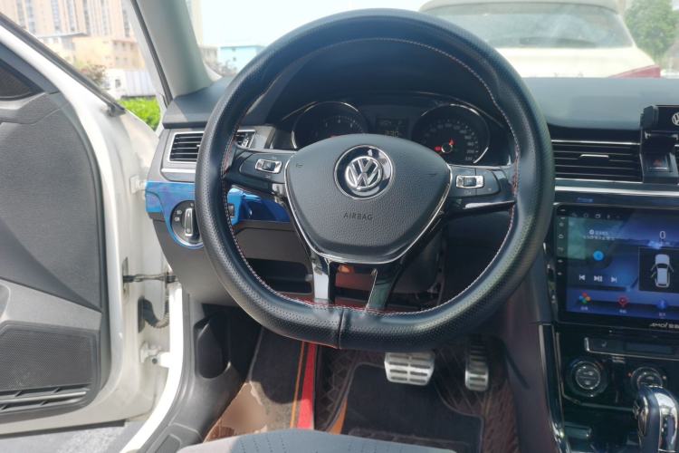 Used Volkswagen C-TREK 2018 230TSI DSG Luxury Version Steering Wheel