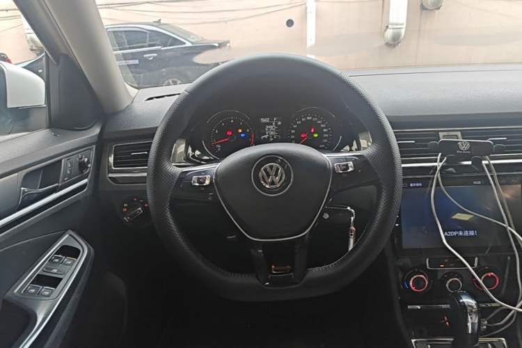 Used Volkswagen C-TREK 2018 230TSI DSG Comfort Model Steering Wheel