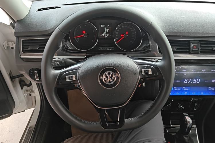 Used Volkswagen C-TREK 2018 230TSI DSG Comfort Model Steering Wheel