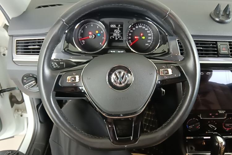 Used Volkswagen C-TREK 2018 1.5L Automatic Comfort Model Steering Wheel