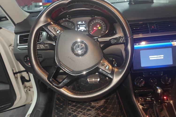 Used Volkswagen C-TREK 2018 1.5L Automatic Comfort Model Steering Wheel