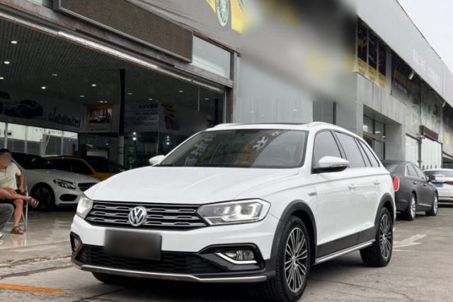 Volkswagen C-TREK 2018 230TSI DSG Comfort Model с пробегом