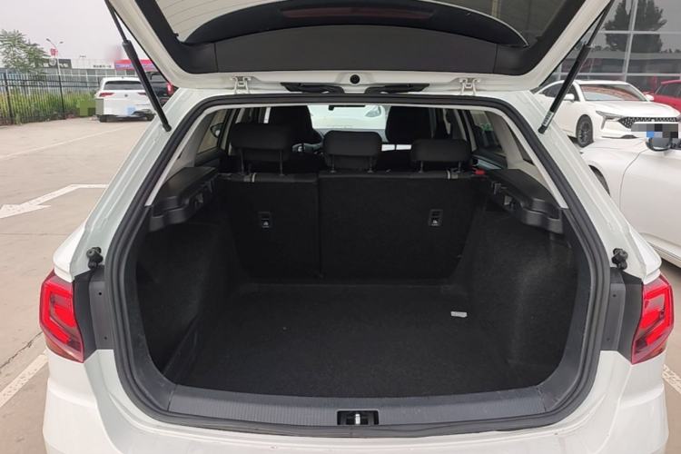 Used Volkswagen C-TREK 2018 1.5L Automatic Fashion Model Trunk