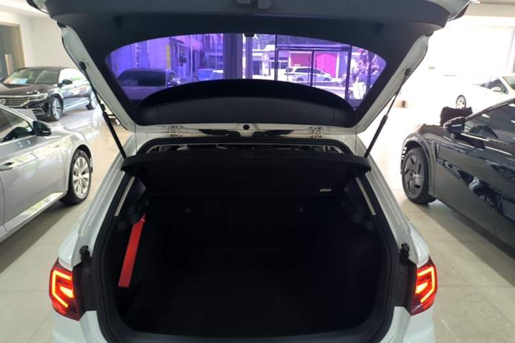 Used Volkswagen C-TREK 2018 1.5L Automatic Comfort Model Trunk