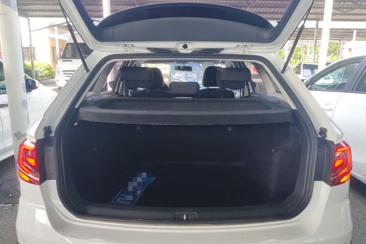 Used Volkswagen C-TREK 2018 1.5L Automatic Fashion Model Trunk