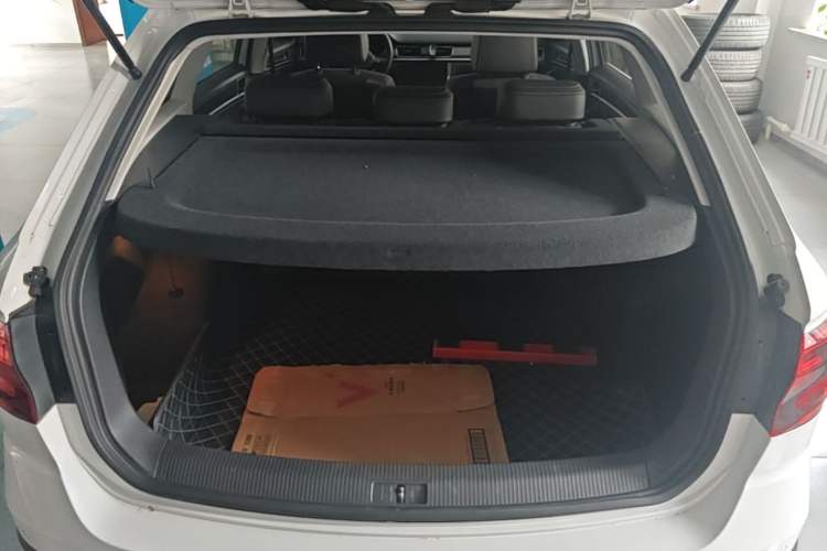 Used Volkswagen C-TREK 2018 230TSI DSG Luxury Version Trunk