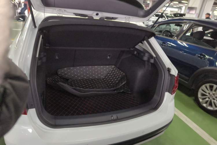 Used Volkswagen C-TREK 2018 1.5L Automatic Comfort Model Trunk