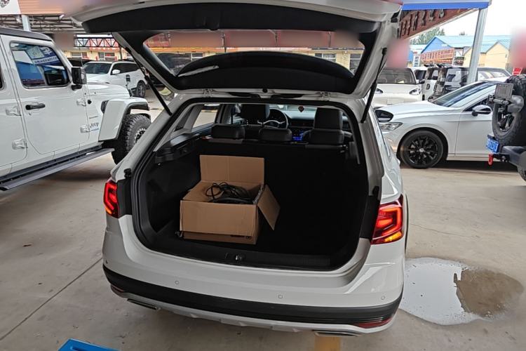 Used Volkswagen C-TREK 2018 230TSI DSG Comfort Model Trunk