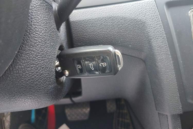 Used Volkswagen C-TREK 2018 1.5L Automatic Fashion Model Vehicle Key