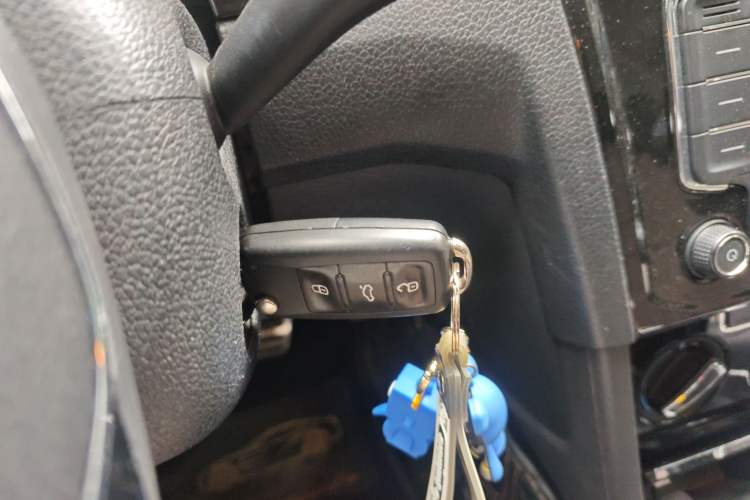 Used Volkswagen C-TREK 2018 230TSI DSG Comfort Model Vehicle Key