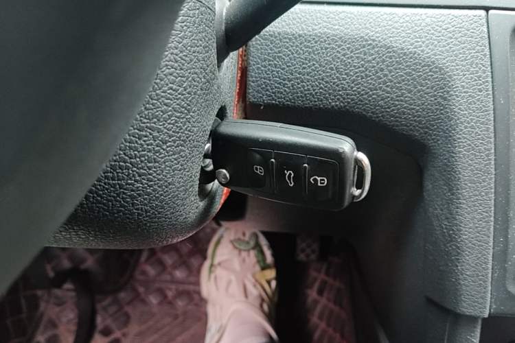Used Volkswagen C-TREK 2018 1.5L Automatic Fashion Model Vehicle Key