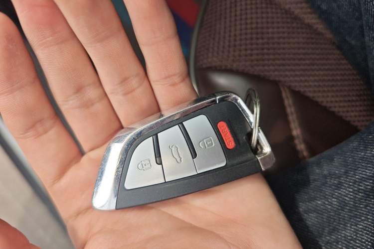 Used Volkswagen C-TREK 2018 230TSI DSG Comfort Model Vehicle Key