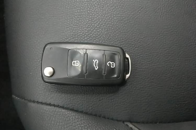 Used Volkswagen C-TREK 2018 1.5L Automatic Fashion Model Vehicle Key