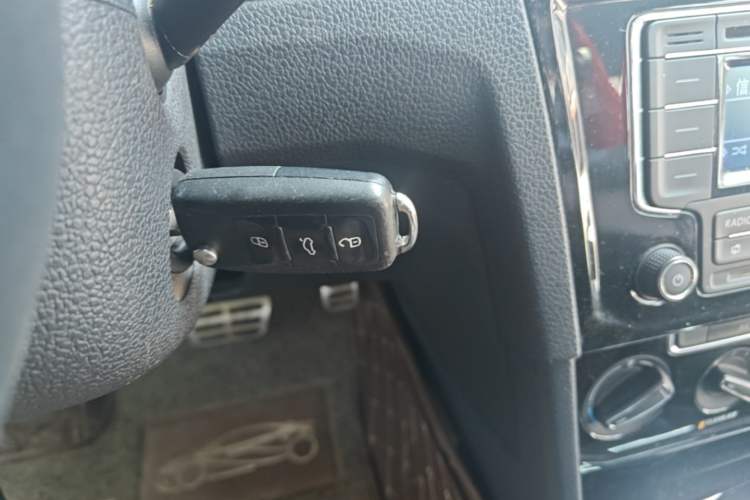 Used Volkswagen C-TREK 2018 230TSI DSG Comfort Model Vehicle Key