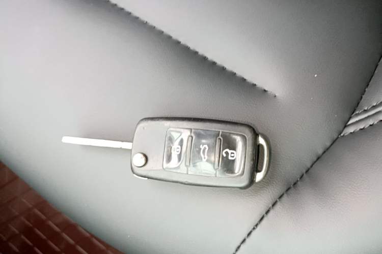 Used Volkswagen C-TREK 2018 1.5L Automatic Fashion Model Vehicle Key