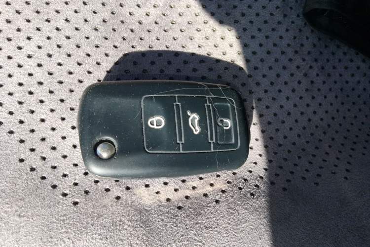 Used Volkswagen C-TREK 2018 230TSI DSG Comfort Model Vehicle Key