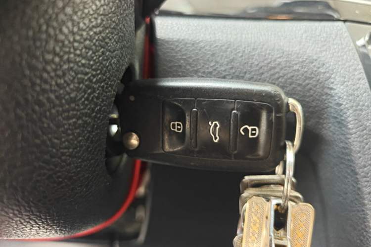 Used Volkswagen C-TREK 2018 230TSI DSG Comfort Model Vehicle Key
