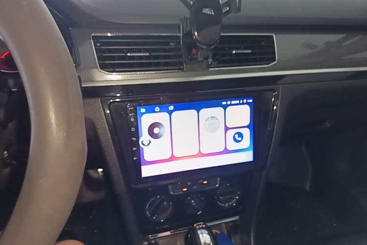 Used Volkswagen C-TREK 2018 230TSI DSG Comfort Model Audio And AC Panel
