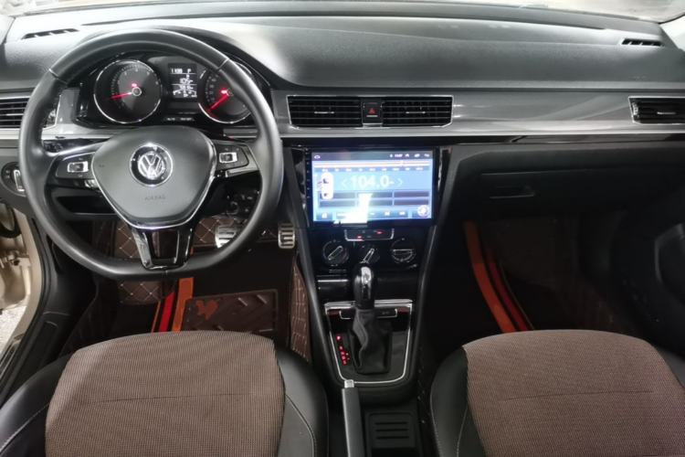Used Volkswagen C-TREK 2018 230TSI DSG Comfort Model Center Console