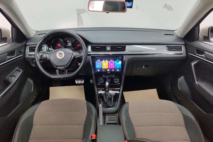 Used Volkswagen C-TREK 2018 230TSI DSG Comfort Model Center Console