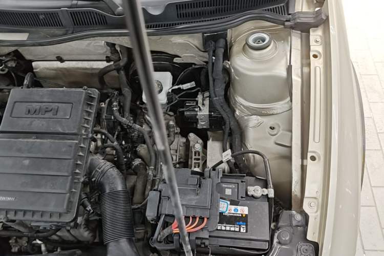 Used Volkswagen C-TREK 2018 1.5L Automatic Comfort Model Engine Bay Left