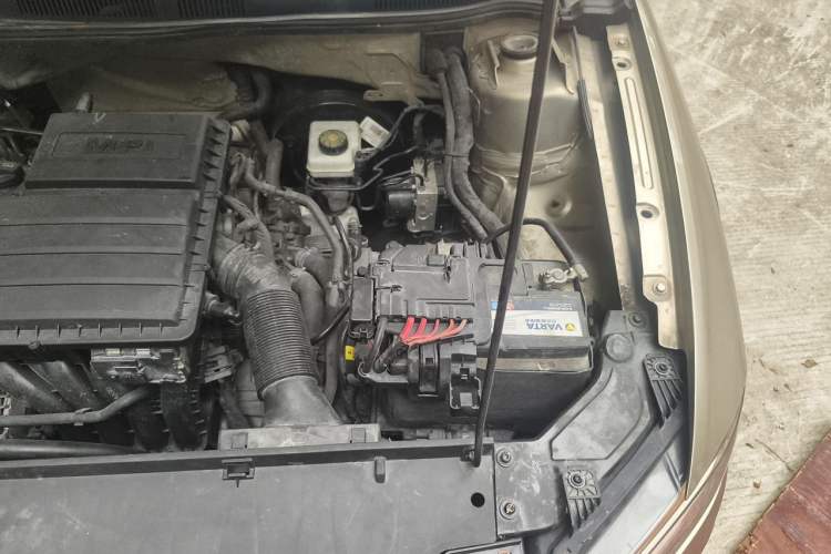 Used Volkswagen C-TREK 2018 1.5L Automatic Luxury Edition Engine Bay Left