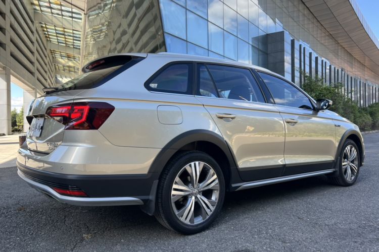 Used Volkswagen C-TREK 2018 230TSI DSG Comfort Model Exterior 4