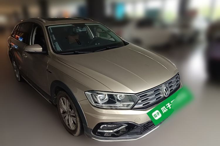 Used Volkswagen C-TREK 2018 230TSI DSG Comfort Model Front Right 45 Deg