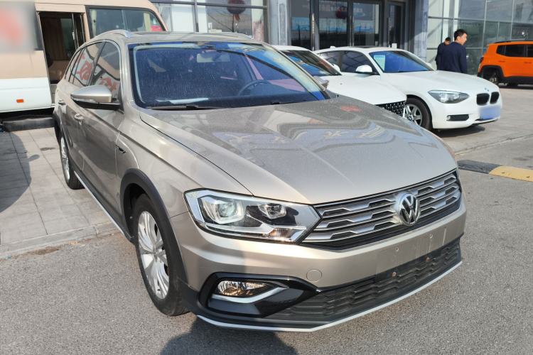 Used Volkswagen C-TREK 2018 1.5L Automatic Comfort Model Front Right 45 Deg