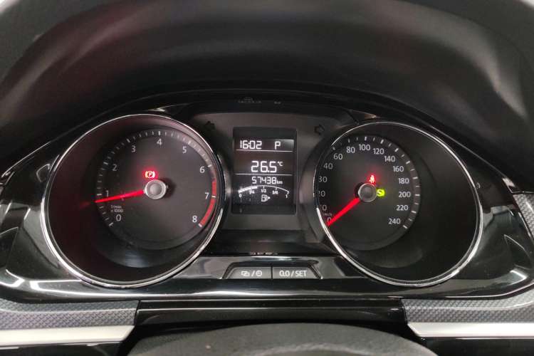 Used Volkswagen C-TREK 2018 230TSI DSG Comfort Model Instrument Cluster