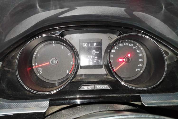 Used Volkswagen C-TREK 2018 1.5L Automatic Comfort Model Instrument Cluster
