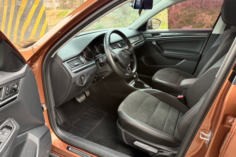 Used Volkswagen C-TREK 2018 1.5L Automatic Luxury Edition Interior 1