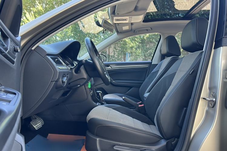 Used Volkswagen C-TREK 2018 230TSI DSG Comfort Model Interior 4