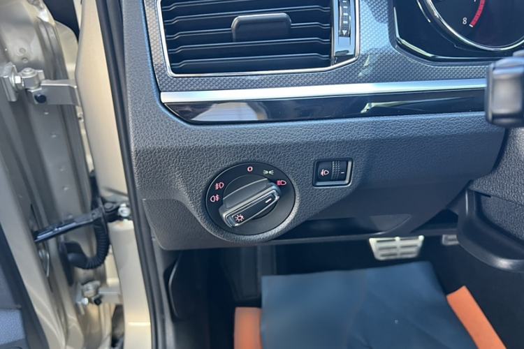 Used Volkswagen C-TREK 2018 230TSI DSG Comfort Model Interior 8