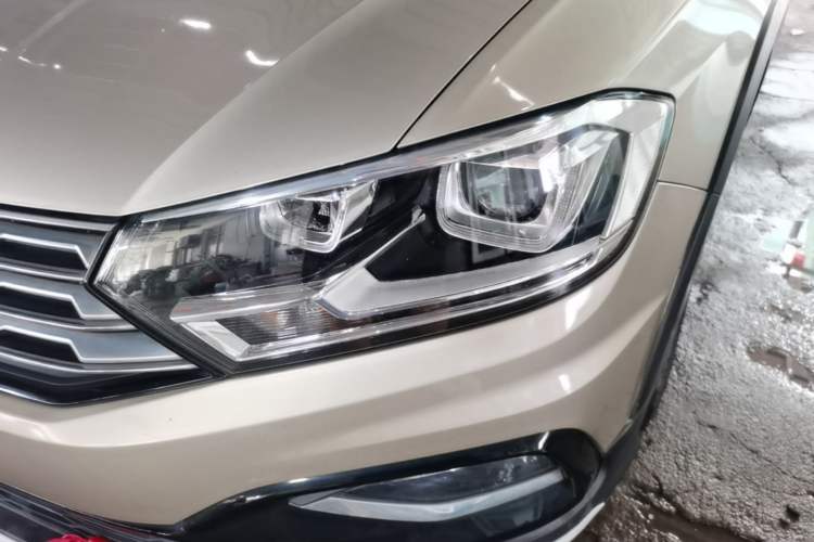 Used Volkswagen C-TREK 2018 230TSI DSG Comfort Model Left Front Headlight