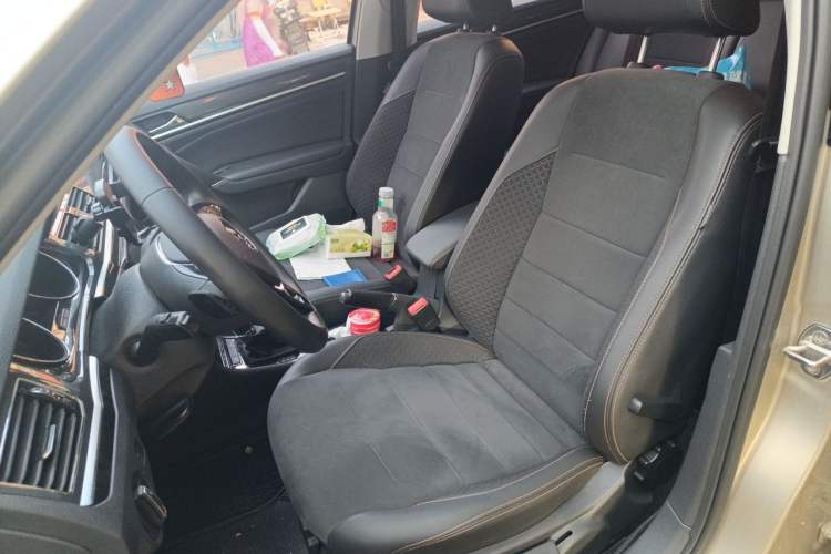 Used Volkswagen C-TREK 2018 1.5L Automatic Luxury Edition Left Front Seat