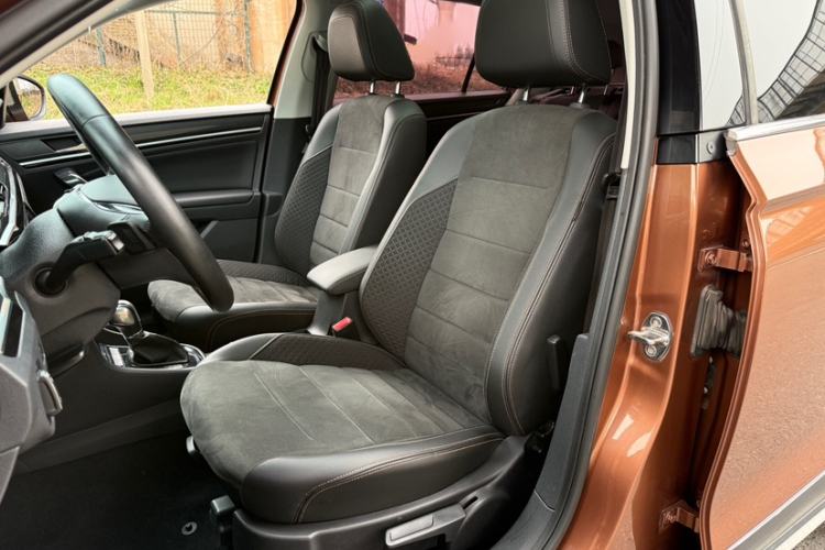 Used Volkswagen C-TREK 2018 1.5L Automatic Luxury Edition Left Front Seat